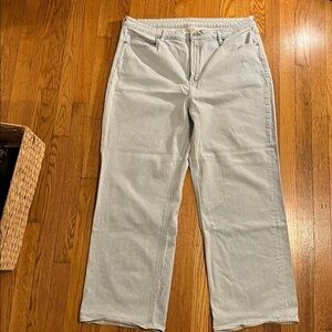 Old Navy US 18 , Extra High-Rise Sky-Hi Wide Leg Jeans , very light  blue